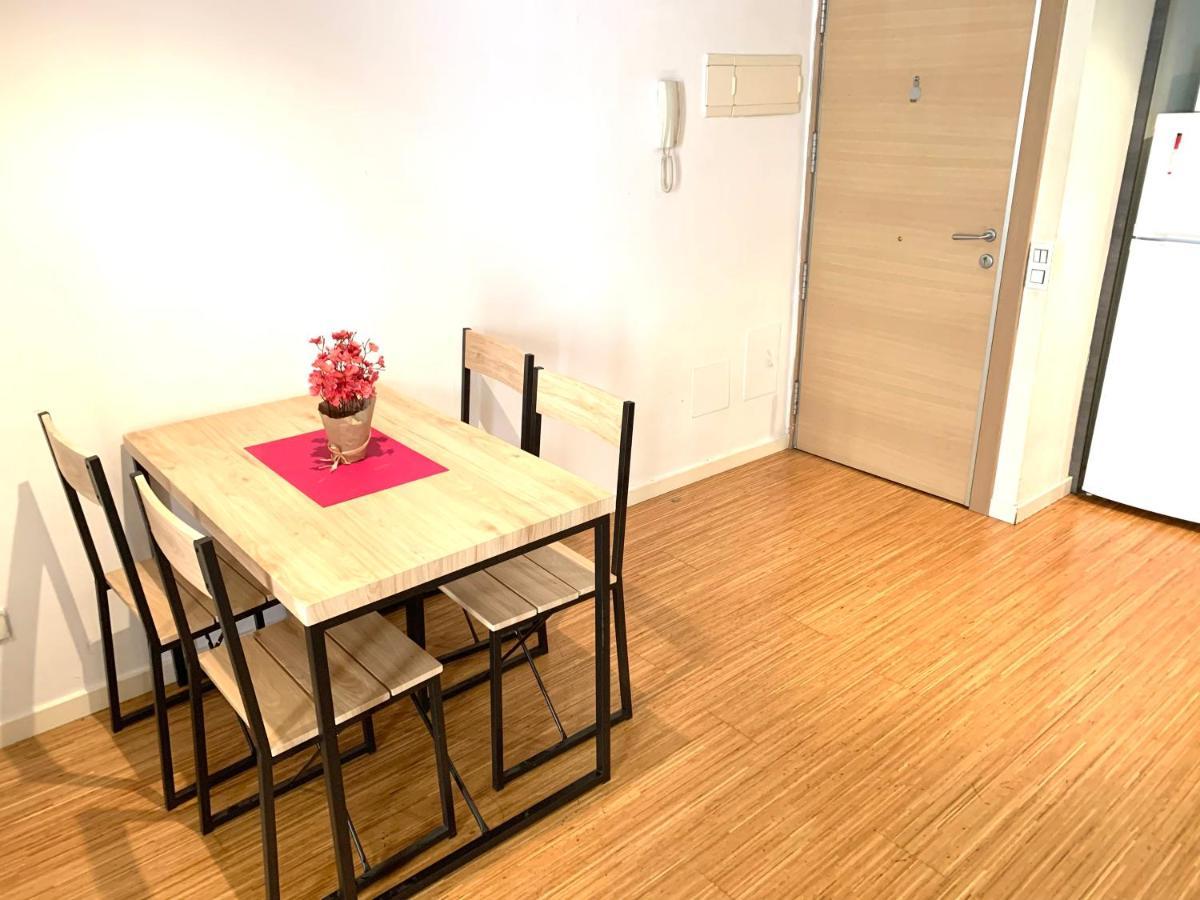 Apartment Next To Ramblas Barcelona Exterior photo